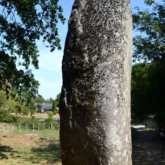 Menhir von Kerampeulven