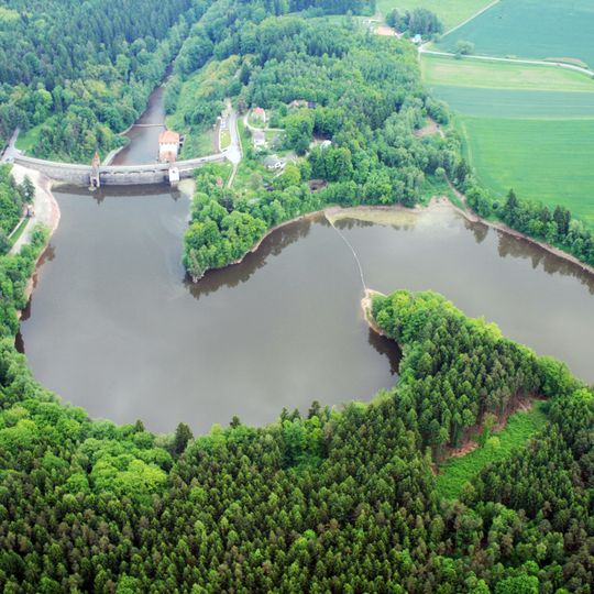 Les Království Reservoir