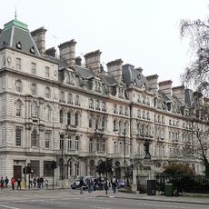 Screen Wall And Gateway To Beeston Place