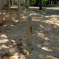 Play fountain playground Steigerhubel schoolhouse