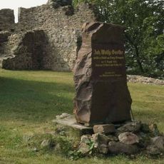 Goethův pomník na hradě v Krupce