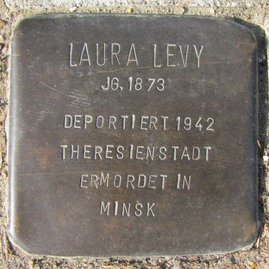 Stolperstein en memoria de Laura Levy