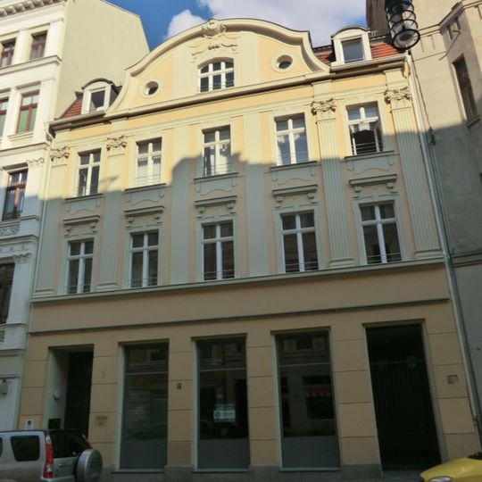 Wohnhaus in geschlossener Bebauung in geschlossener Bebauung mit Laden, teilweise originale Innenausstattung Jakobstraße 1