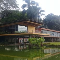 Residência de Olívio Gomes e Parque Ajardinado