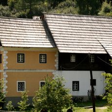Knappenhaus mit Wirtschaftsgebäude in St. Marein