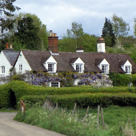 Cart And Horse Cottage And Hillsdown Cottage