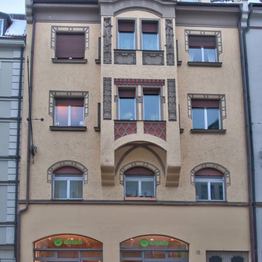 Wohn- und Geschäftshaus