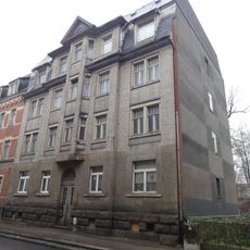 Mietshaus in halboffener Bebauung August-Bebel-Straße 5
