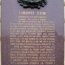 Pamětní deska Ľudovíta Štúra na Slovanském ostrově