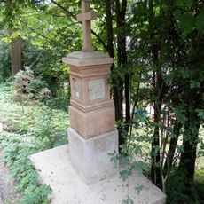 Kříž v Krnsku u křižovatky