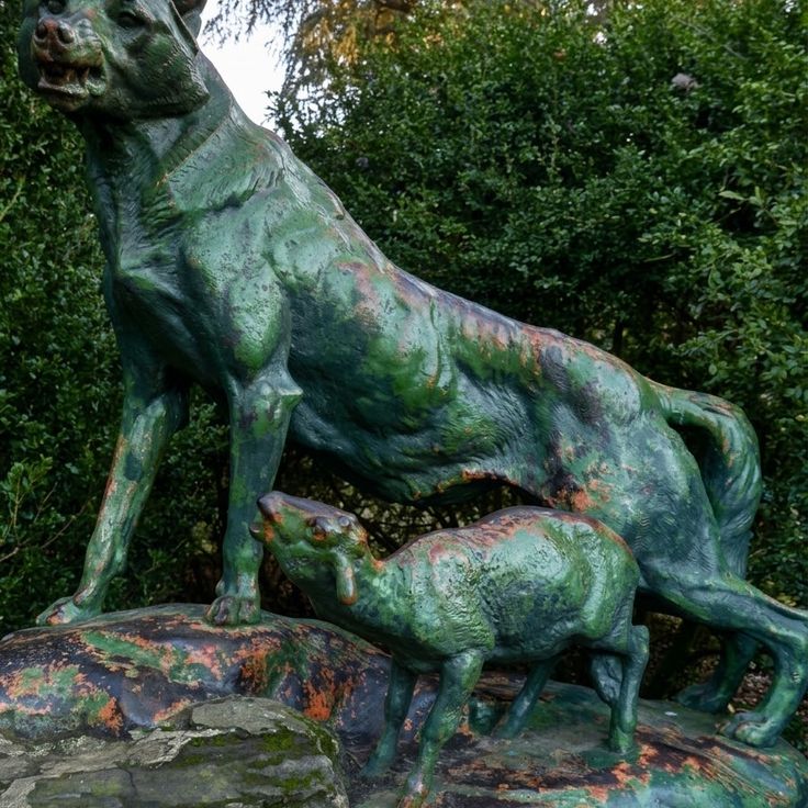Sculpture Le Loup et L' Agneau