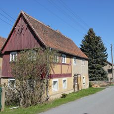 Wohnhaus und Scheune eines Bauernhofes Steindörfel 19