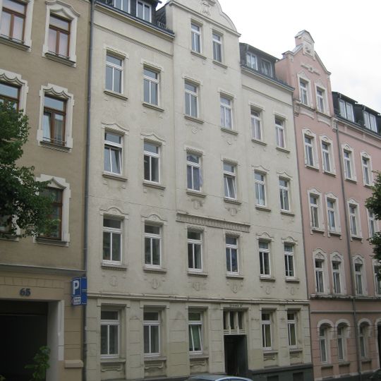 Mietshaus in geschlossener Bebauung Zietenstraße 67