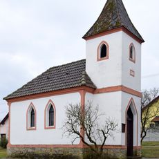 Kaple na návsi