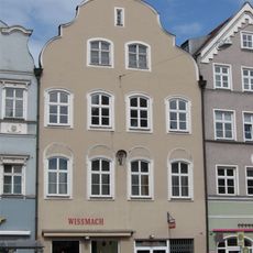 Wohn- und Geschäftshaus