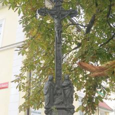 Kříž v Pokratické ulici v Pokraticích