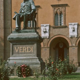 Statue of Giuseppe Verdi (Busseto)