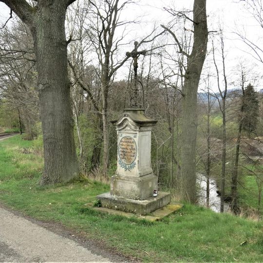 Kříž u cesty na východním okraji Lindavy