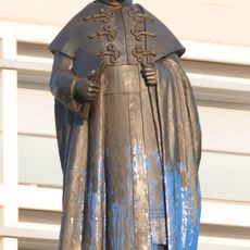 Statue of Cónego Melo