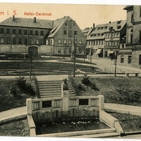 Brunnenanlage mit der Büste Friedrich Gottlob Kellers und zwei Flachreliefs Mühlstraße -