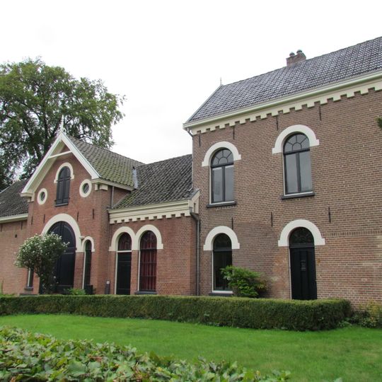 Eureka: dienstwoning/koetshuis