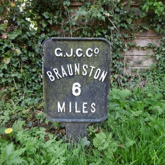 Milespost 3 Metres West Of Windlass Cottage By Towpath Of Grand Union Canal