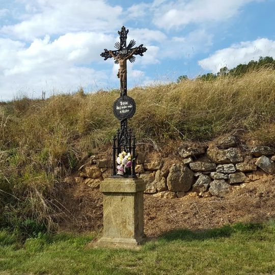 Kříž severovýchodně od Vinařic