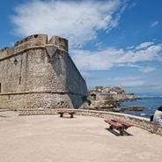 Seguindo os rastros dos romances de Guillaume Musso: lugares inspiradores entre a Côte d'Azur e Nova York