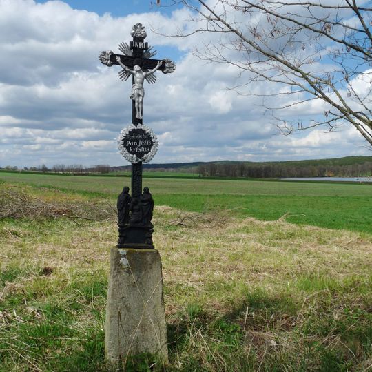 Kříž u silnice na Dubné