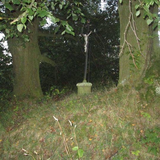 Kříž u Mezilesí u rozcestí polních cest