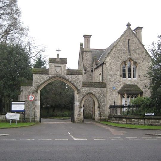 Gate Lodge, Entrance Gates, Piers And Railings To East Finchley Cemetery