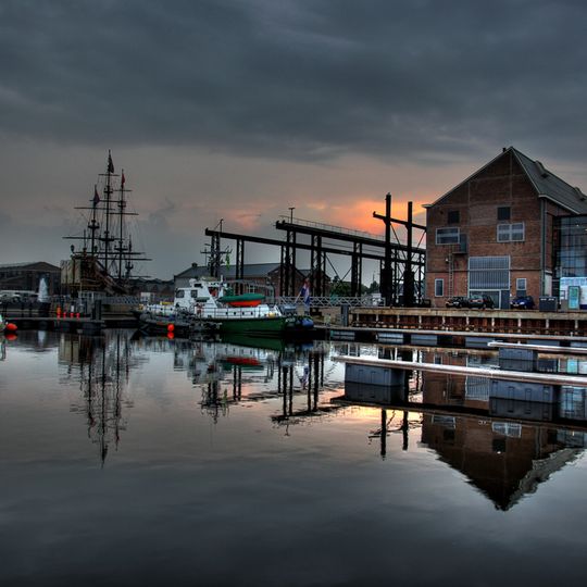 Gebouw 51 : scheepmakerswerplaats met scheepshelling