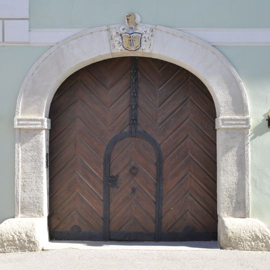 Wohnhaus, ehem. Gasthaus Zum Goldenen Adler