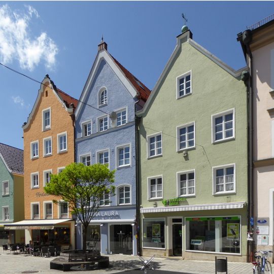 Wohn- und Geschäftshaus