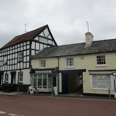 16 And 17, Market Square