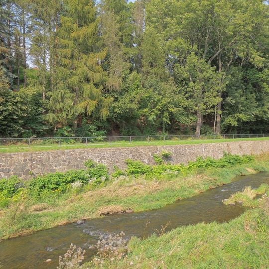 Retaining wall and stream bed Mandau