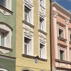 Wohn- und Geschäftshaus