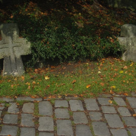 Zubrnice - smírčí kříže u kostela