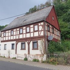 Wohnhaus (Umgebinde) in offener Bebauung Rudolf-Breitscheid-Straße 16