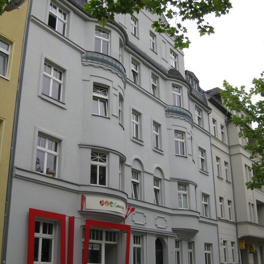 Mietshaus in geschlossener Bebauung Reichenhainer Straße 45