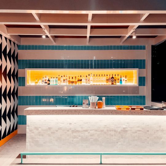 Lolita pool bar & lounge