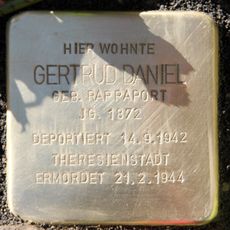 Stolperstein en memoria de Gertrud Daniel