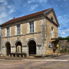 Mairie-lavoir de Gézier