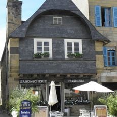 Maison, 5 place des Fusillés-et-Résistants