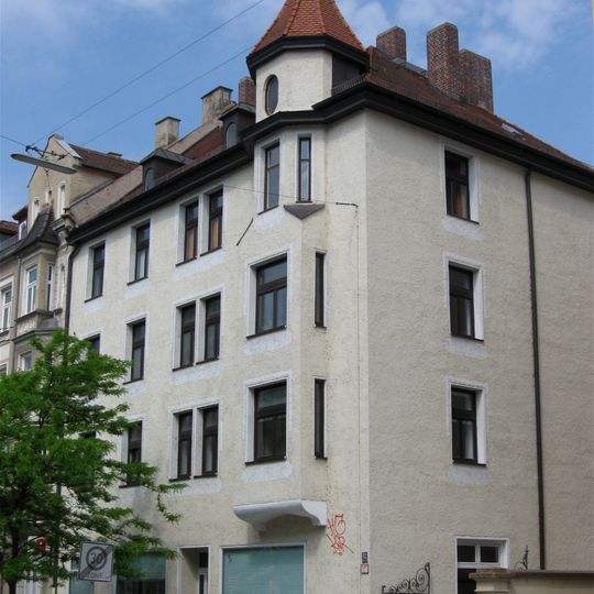 Wohn- und Geschäftshaus