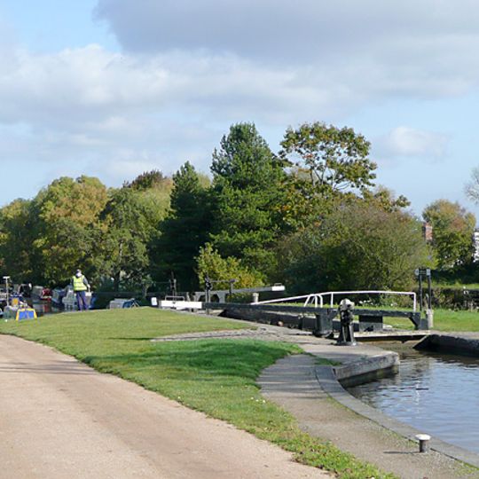 Middle Lock