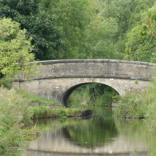 Number 6 on Macclesfield Canal