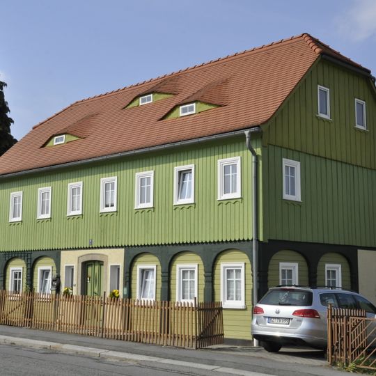 Ernst-Thälmann-Straße 10