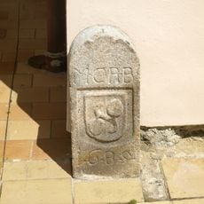 Hraniční kámen u radnice v Borovanech