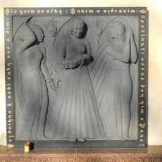 Reliéf na kostele svaté Kateřiny v Polné